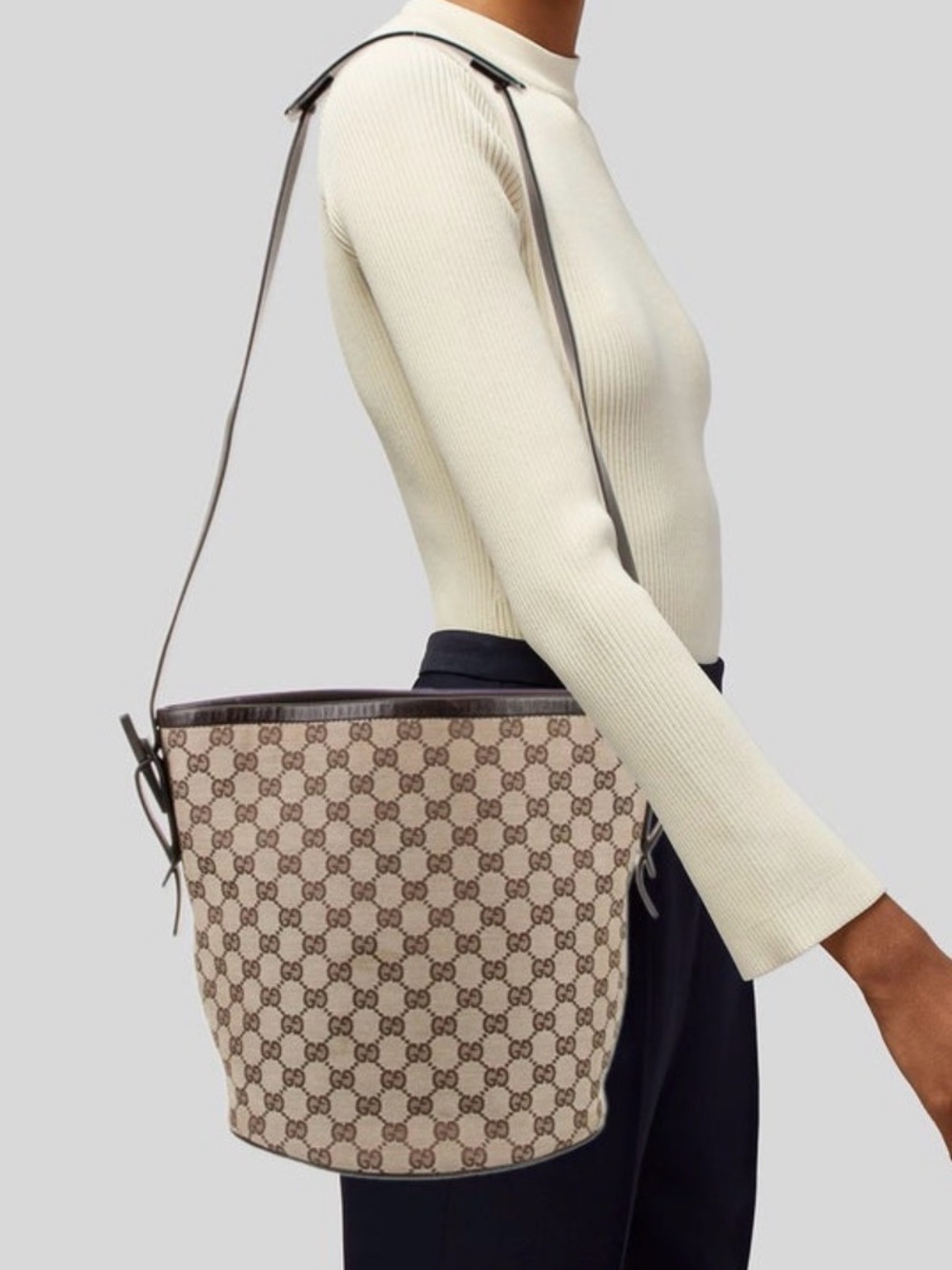 EUC Chic Authentic GUCCI Bucket Bag